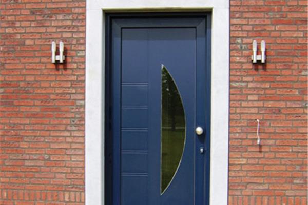 Voordeur met sierpaneel en glas
